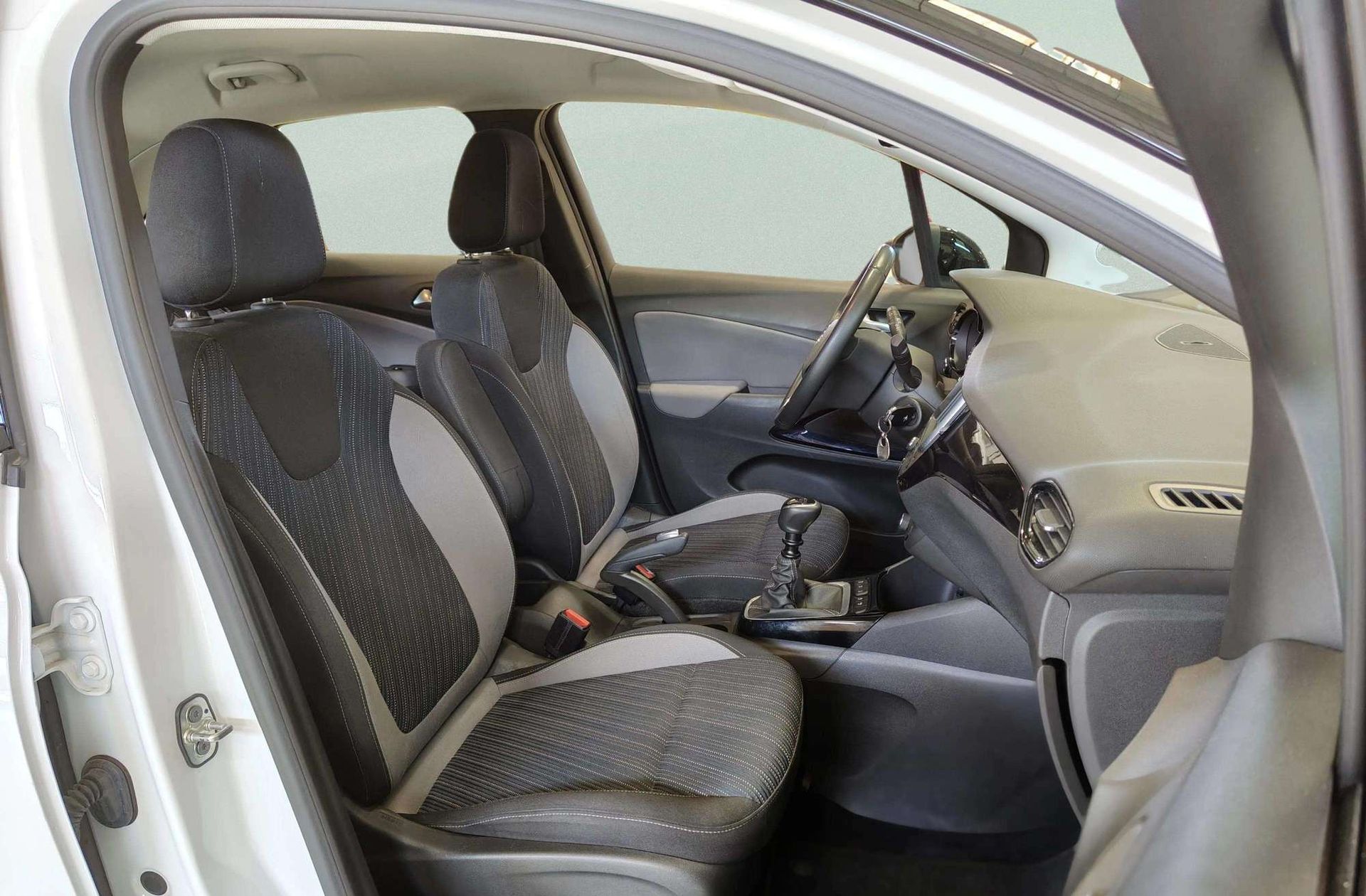 Opel Crossland 1.2 Design Line 120 Aniversario - foto 17