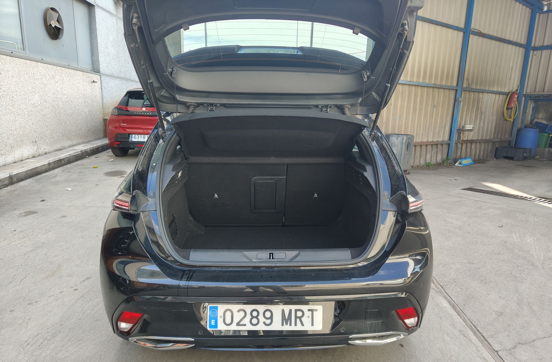 Peugeot 308 Allure BlueHDi 130 EAT8 - foto 16