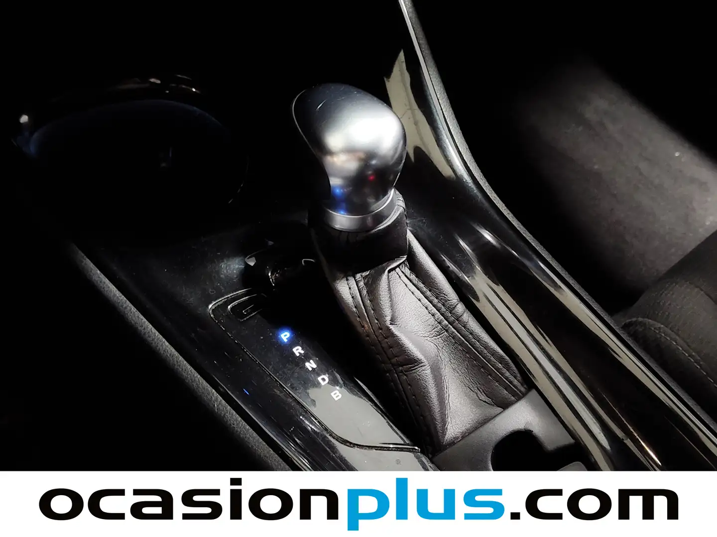 Foto Toyota C-HR Toyota C-HR 1.8 125H Advance (122 CV)