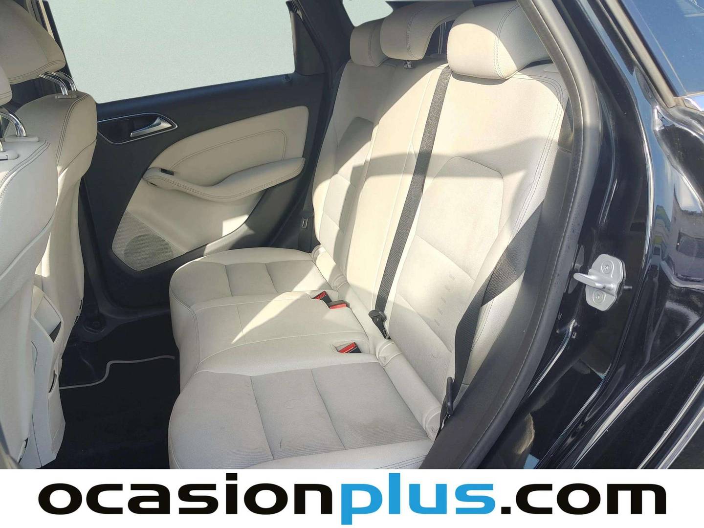 Foto asientos traseros Mercedes Clase B Mercedes Clase B 200 d (136 CV)