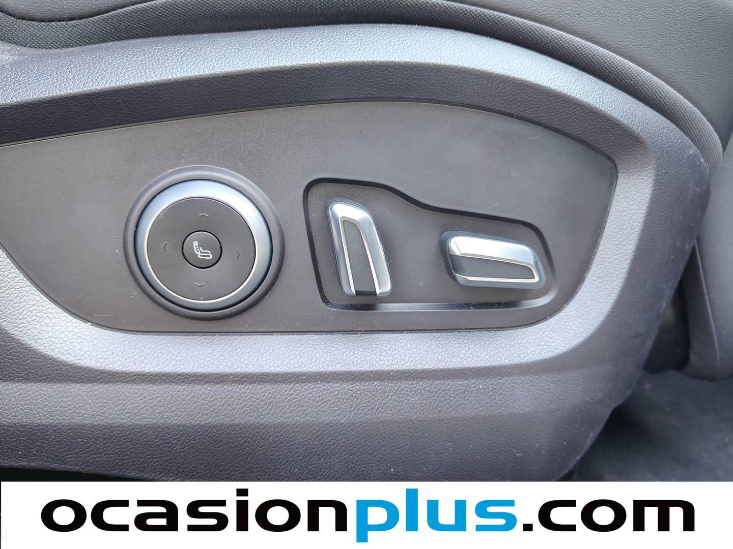 Accesorios del EBRO S800 EBRO S800 1.6 TGDI Luxury DCT (147 CV) 7 Plazas