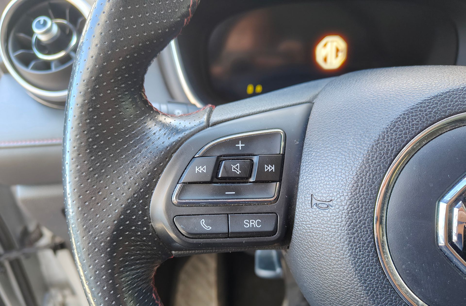 MG HS 1.5 Turbo GDI Luxury DCT - foto 32