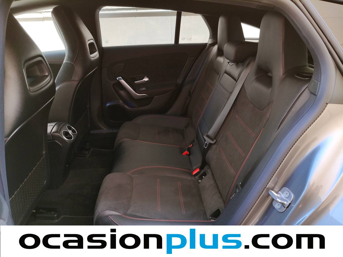 Foto asientos traseros Mercedes CLA Mercedes CLA Shooting Brake 200 (163 CV) Pack AMG