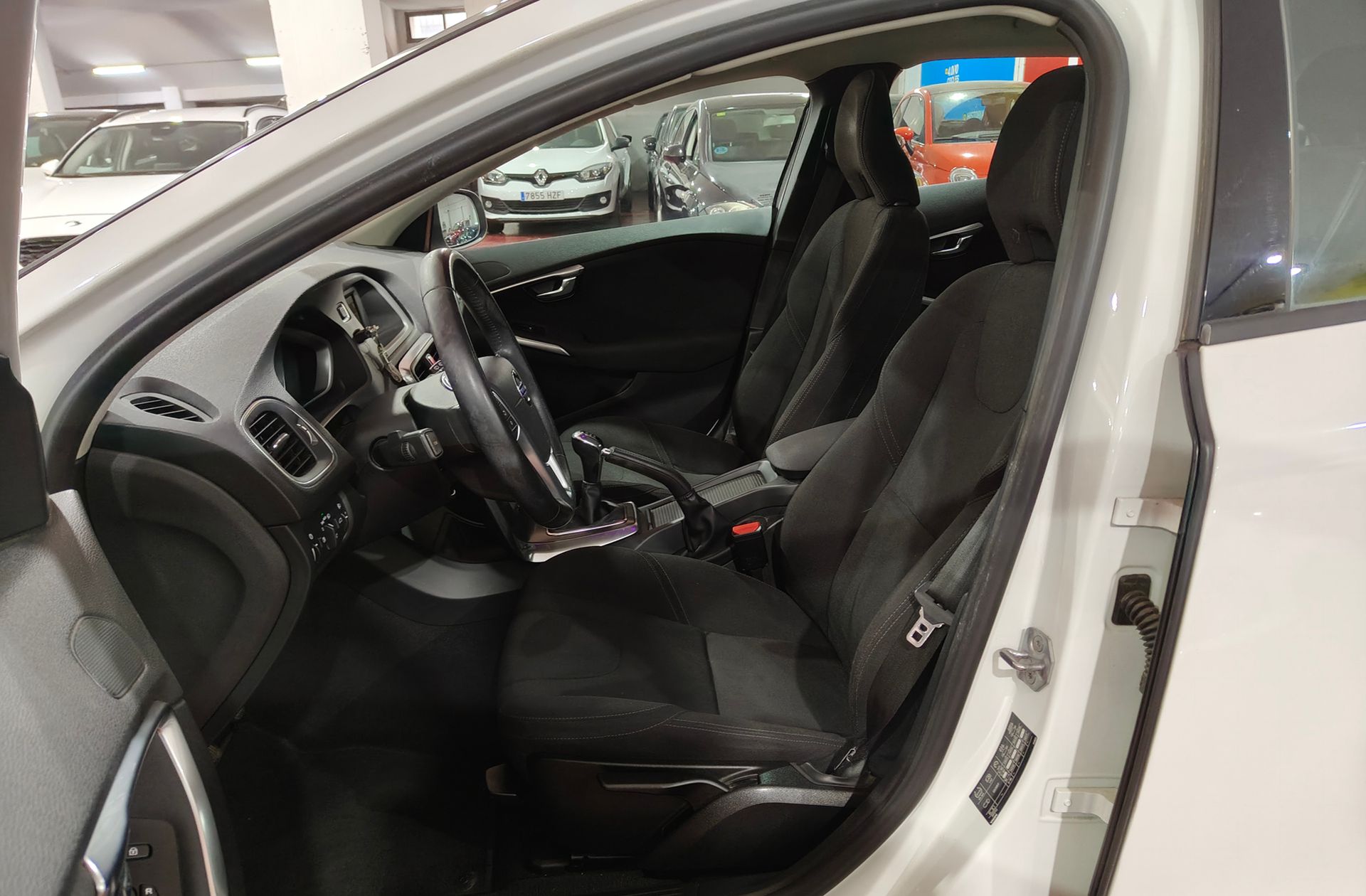 Volvo V40 D2 Kinetic - foto 9