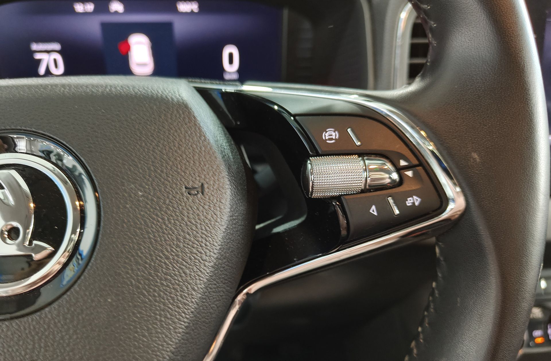 Škoda Karoq 1.5 TSI ACT Ambition DSG - foto 23