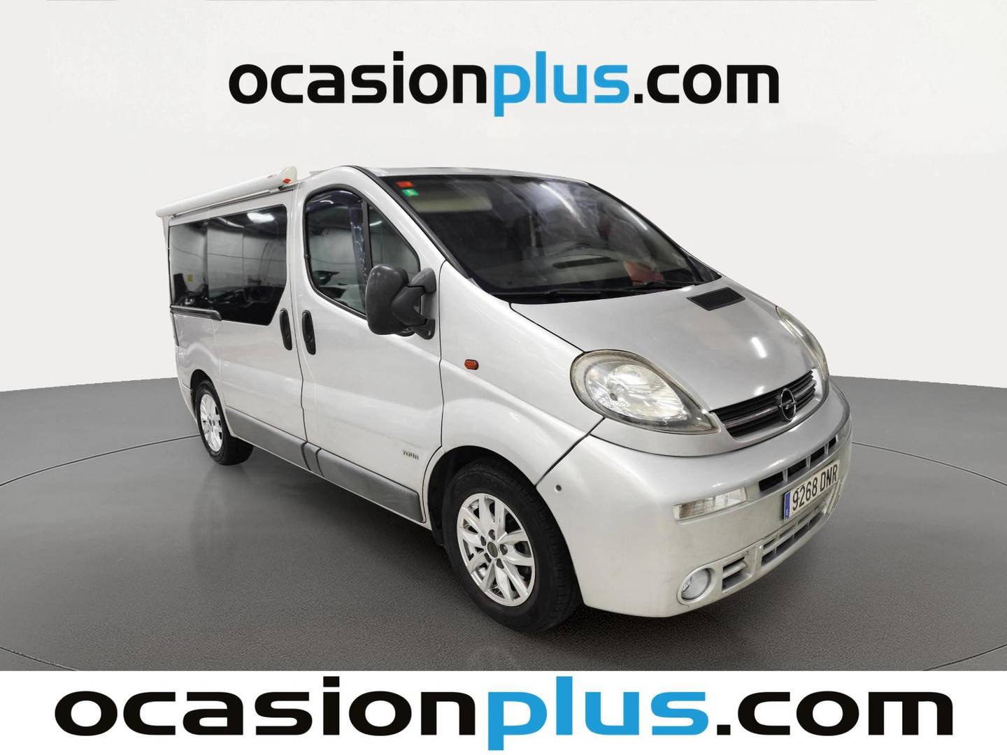 Foto delantera Opel Vivaro Opel Vivaro Combi 2.5 CDTI Corto 2.9t (135 CV) Camperizada 4 Plazas derecha