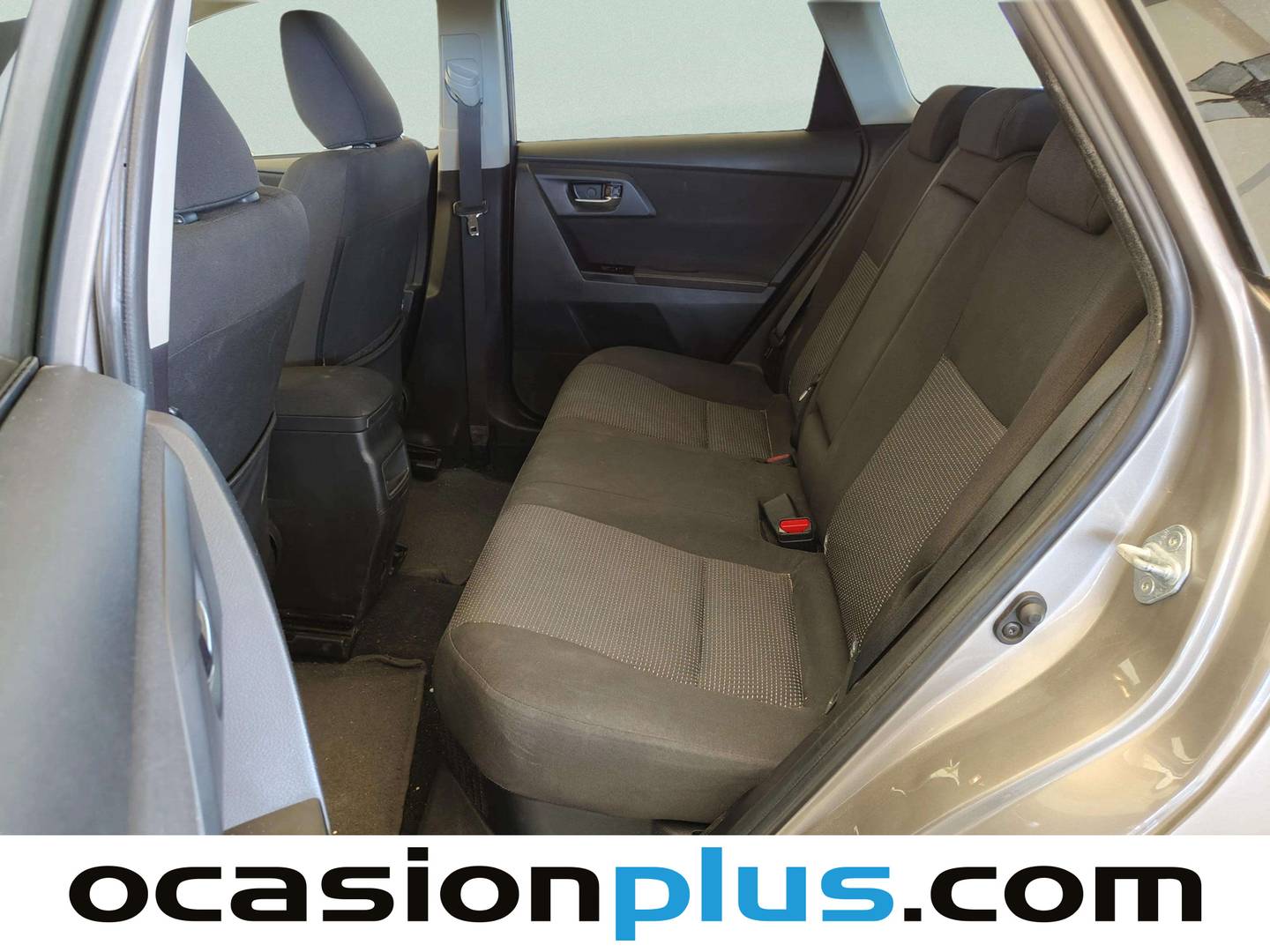Foto asientos traseros Toyota Auris Toyota Auris 1.8 Hybrid Touring Sports Active (136 CV)