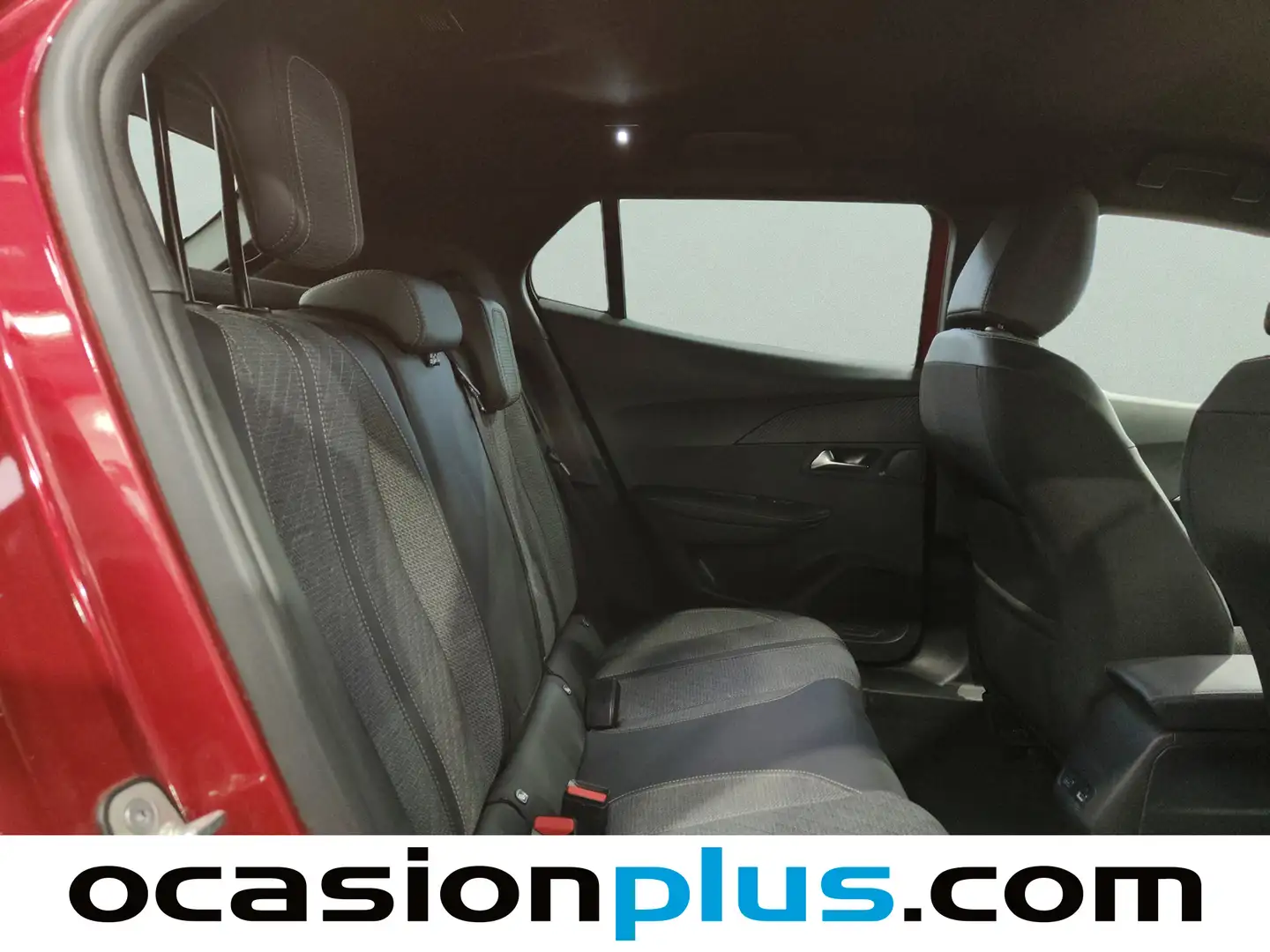 Foto Peugeot 2008 Peugeot 2008 Allure Hybrid eDCS6 (136 CV)