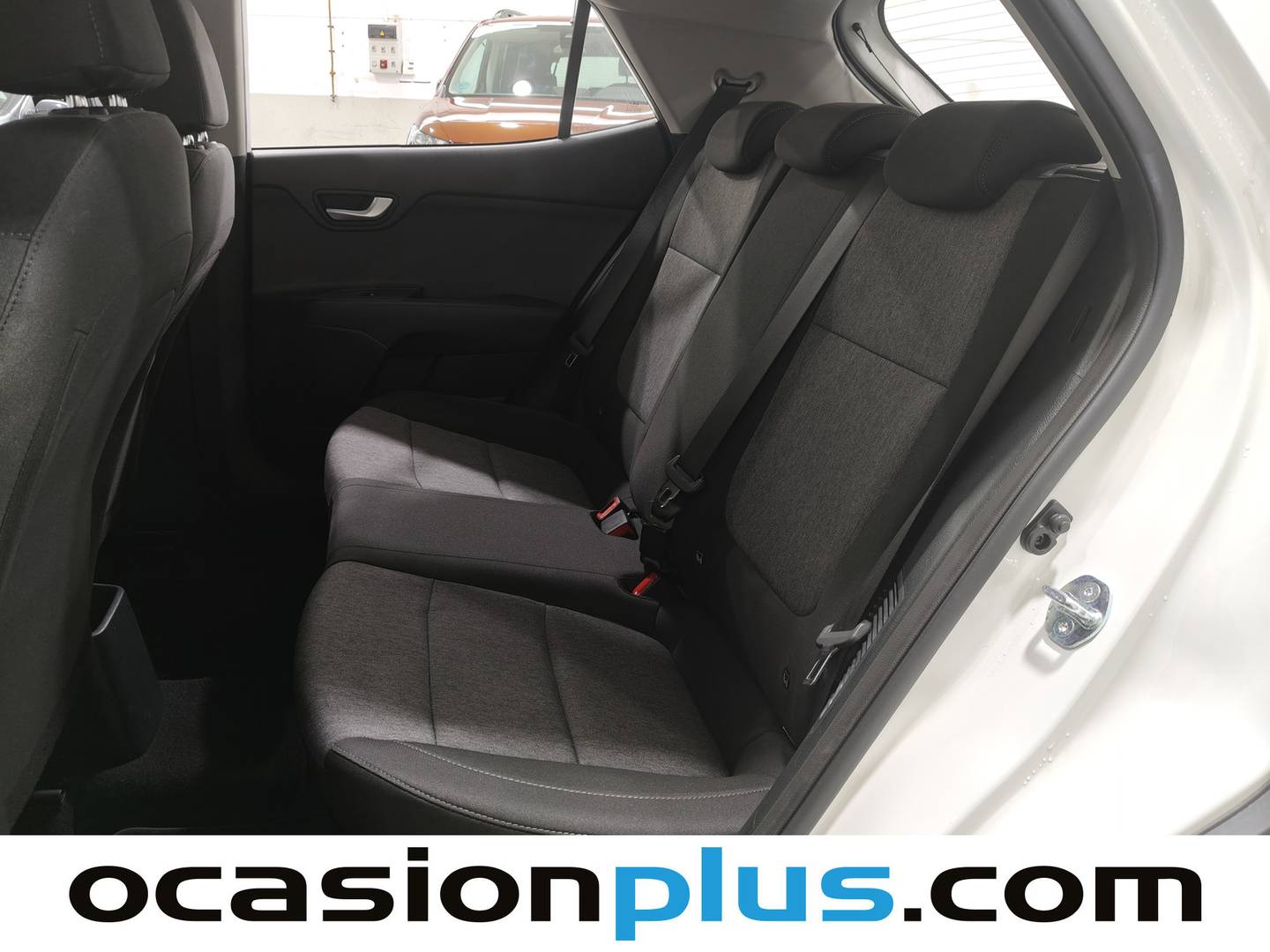 Foto asientos traseros KIA Stonic KIA Stonic 1.0 T-GDi MHEV MT Concept (100 CV)