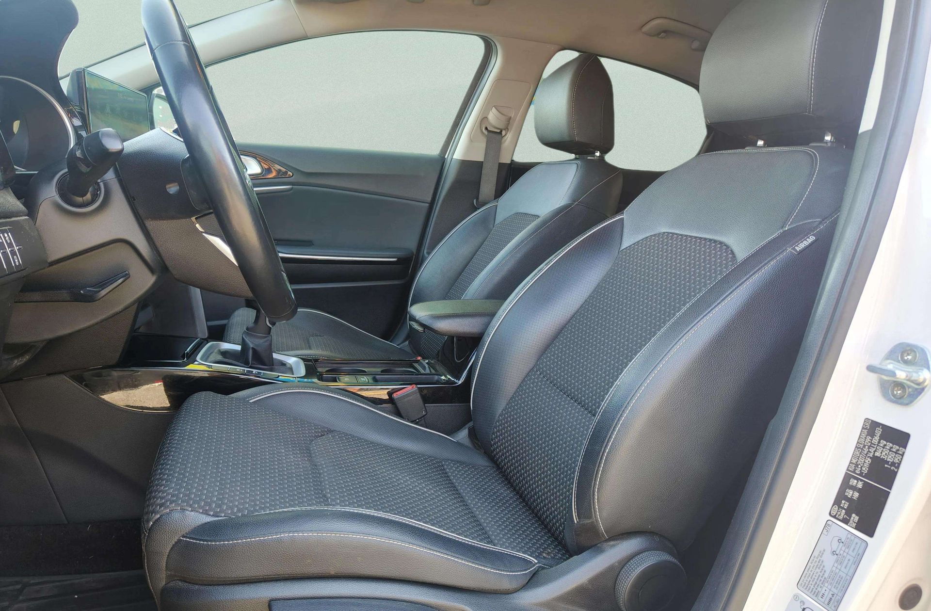 Kia XCeed 1.4 T-GDi Tech - foto 12