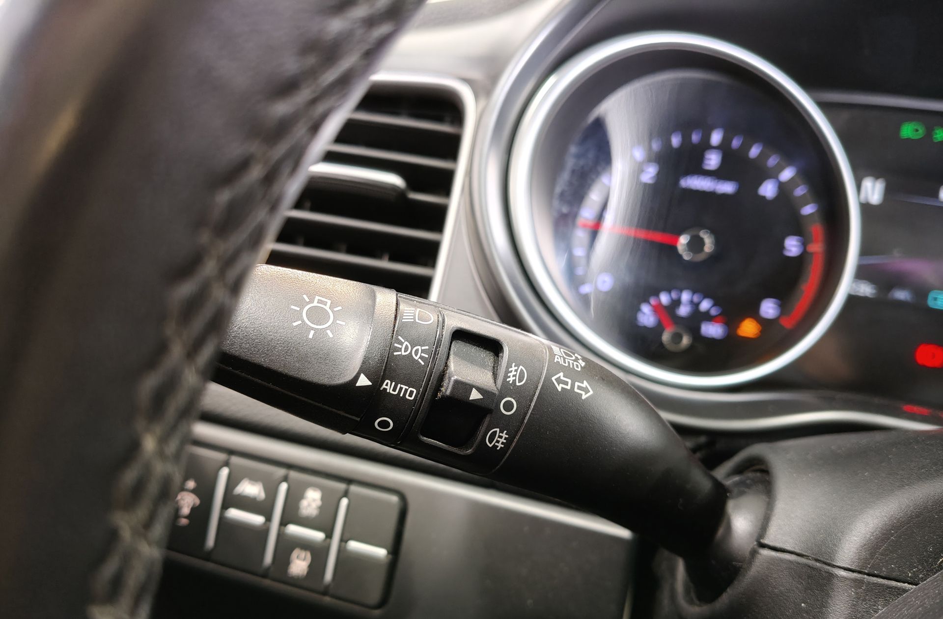Kia Ceed 1.6 MHEV iMT Drive - foto 23