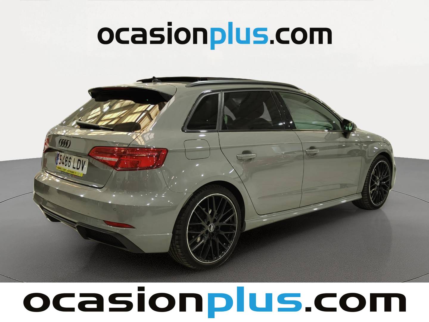 Foto trasera Audi A3 Audi A3 Sportback Black line 35 TDI (150 CV) S tronic Pack S-Line derecha