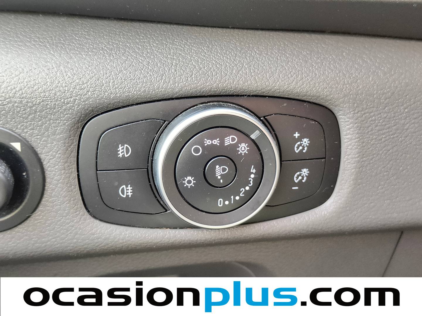 Extras y acabados del Ford Transit Ford Transit Furgon 350 L3H2 Trend (130 CV)