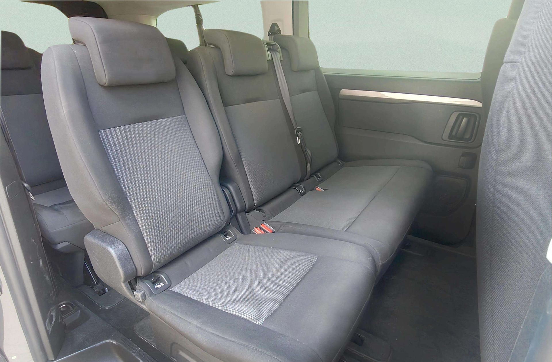 Peugeot Traveller BlueHDi Business Long EAT8 9 plazas - foto 17