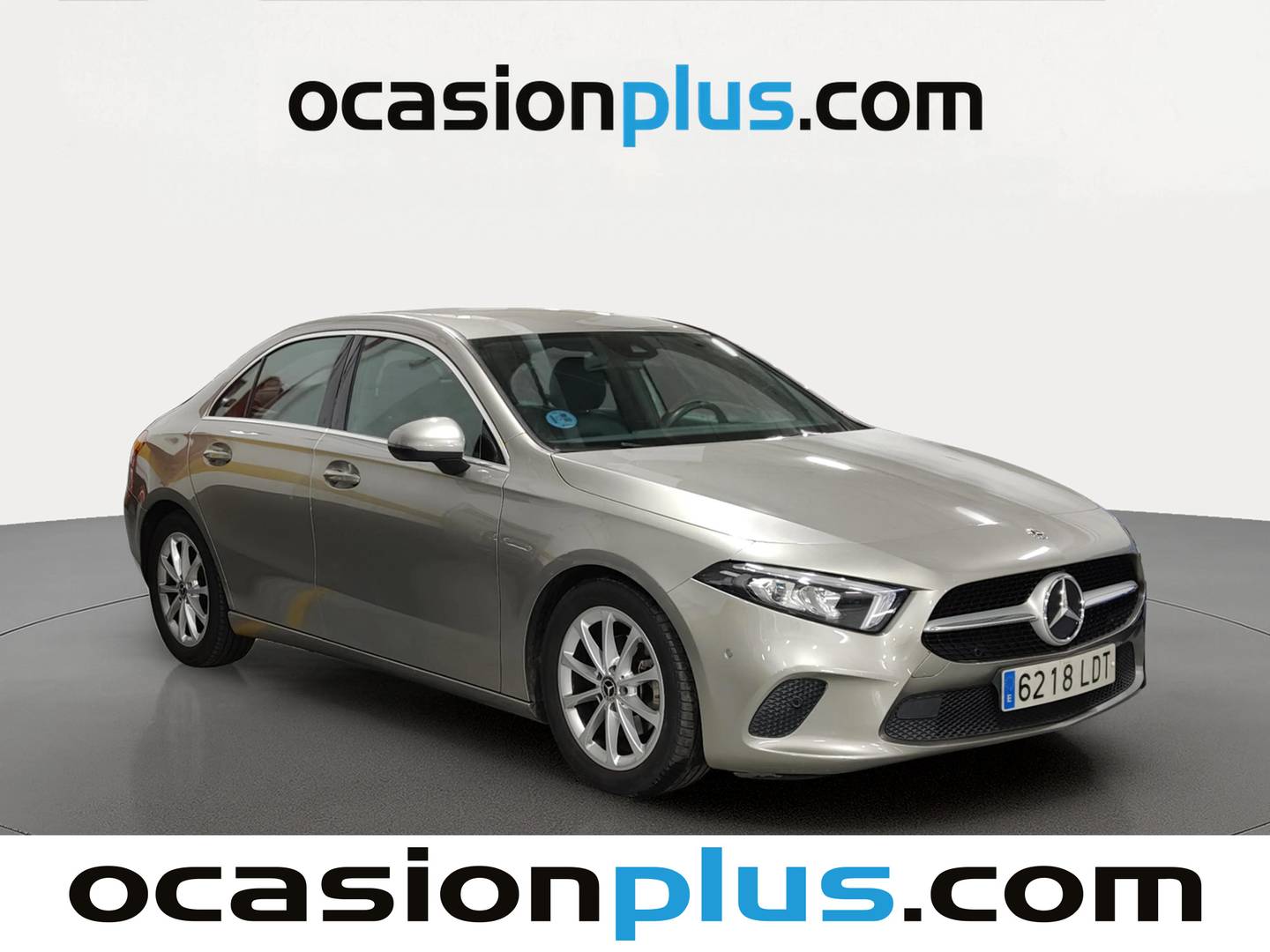 Foto delantera Mercedes Clase A Mercedes-Benz Clase A 180 d Sedán (116 CV) derecha