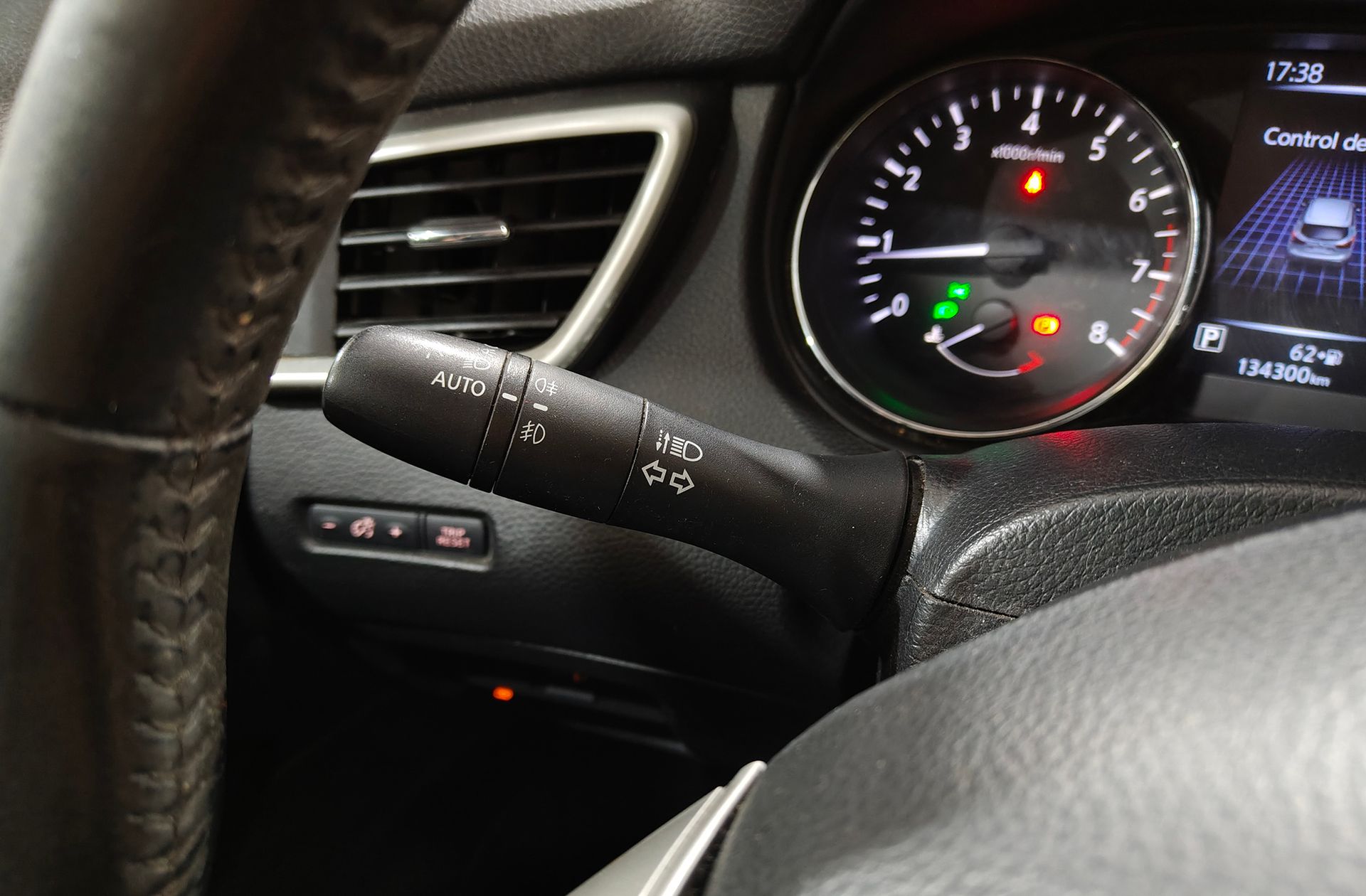 Nissan Qashqai DIG-T 115 Acenta 4x2 XTronic - foto 19