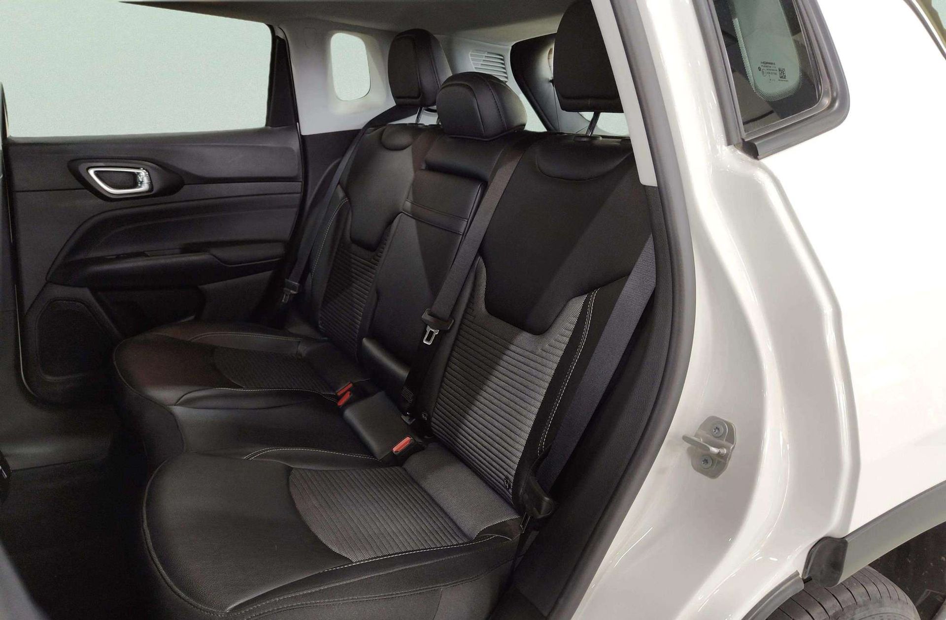 Jeep Compass 1.5 MHEV eHybrid Altitude Dct - foto 11