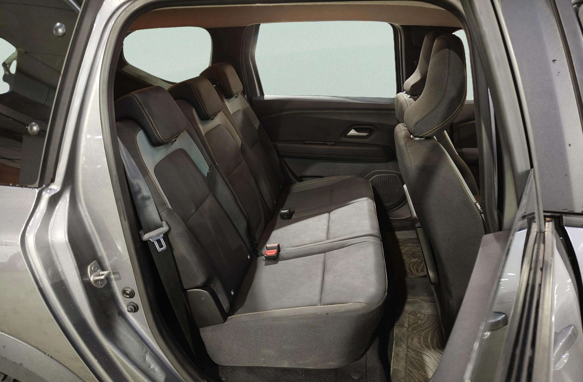 Dacia Jogger Extreme Hybrid 7 plazas - foto 17