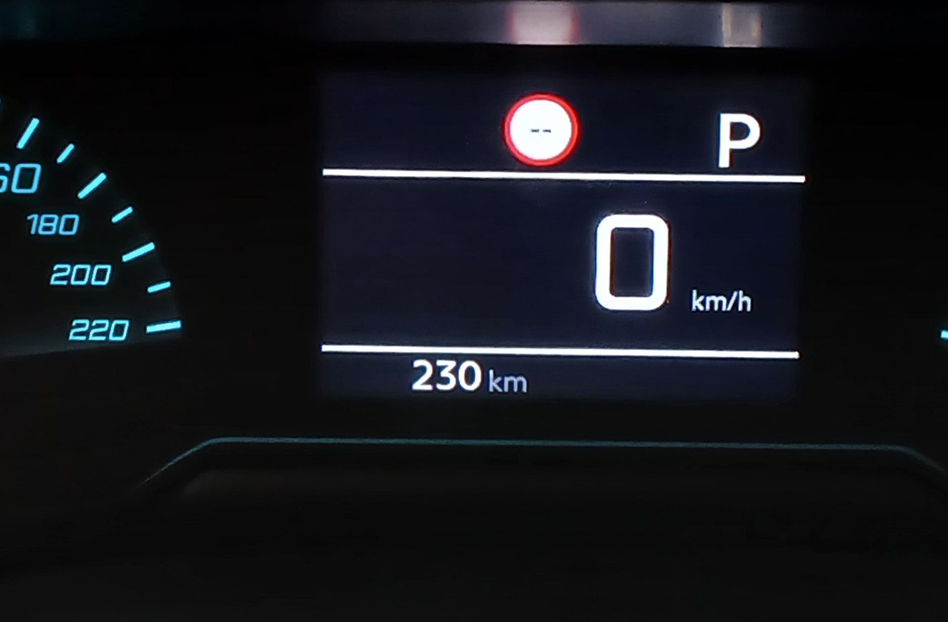 Peugeot 2008 Edition Hybrid eDCS6 - foto 10