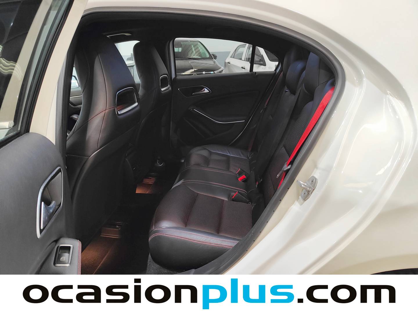 Foto asientos traseros Mercedes Clase A Mercedes Clase A 250 AMG Line 4Matic (211 CV)