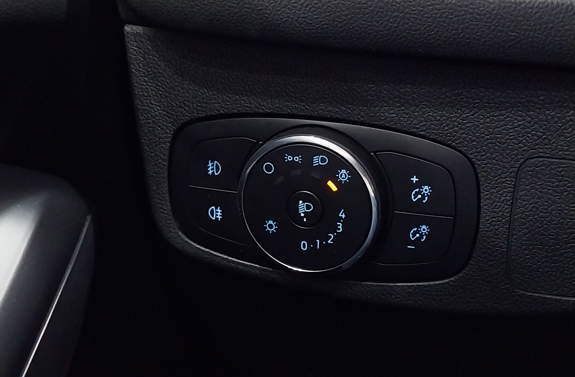 Ford Focus 1.0 EcoBoost MHEV Active - foto 26