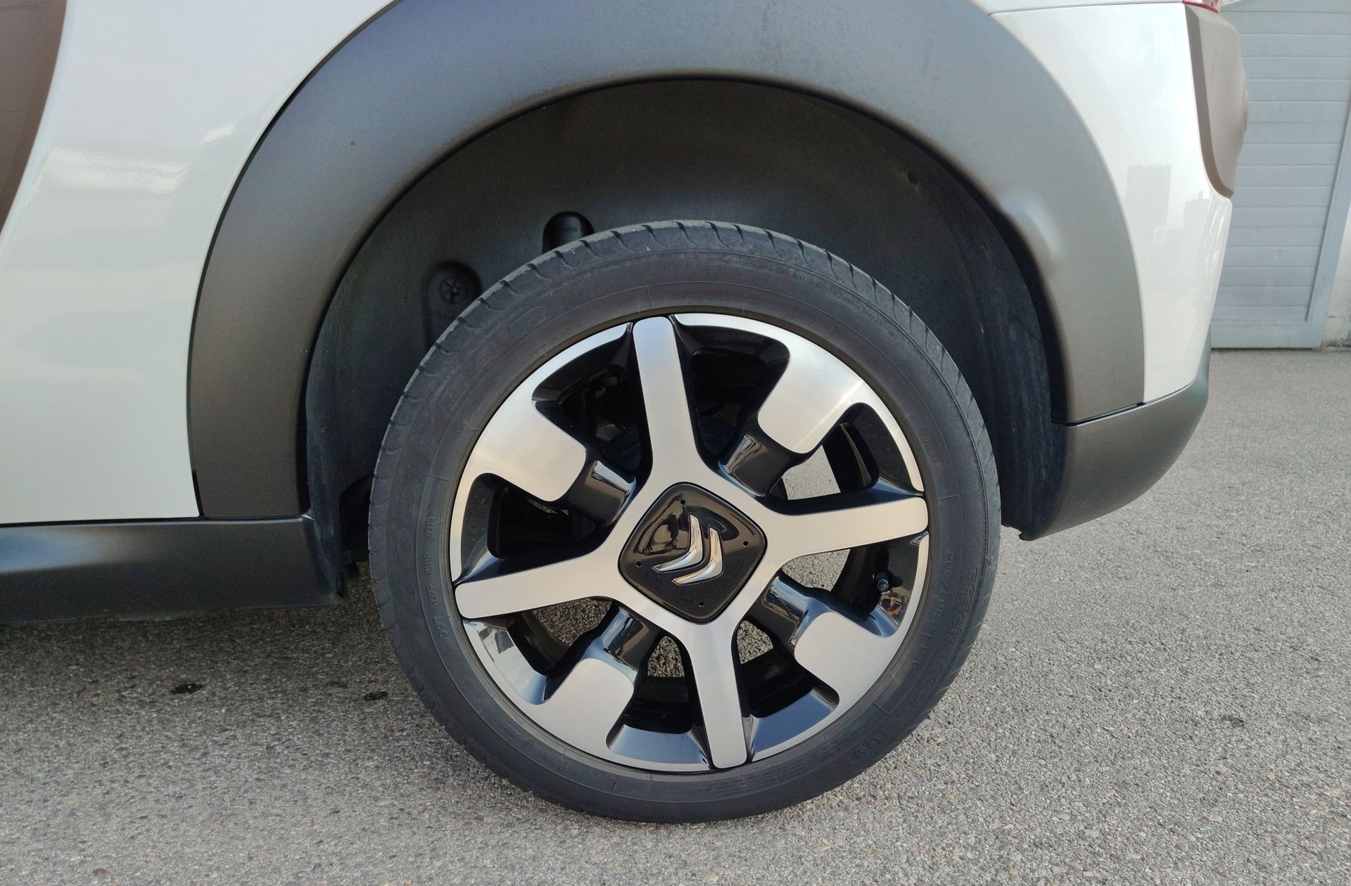 Citroën C4 Cactus e-HDI 92 Shine ETG6 - foto 30