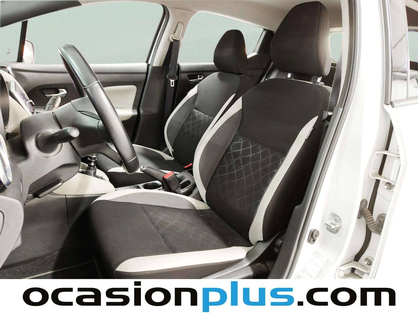 Foto asientos delanteros Nissan Micra Nissan Micra DIG-T 117 N-Connecta (117 CV)