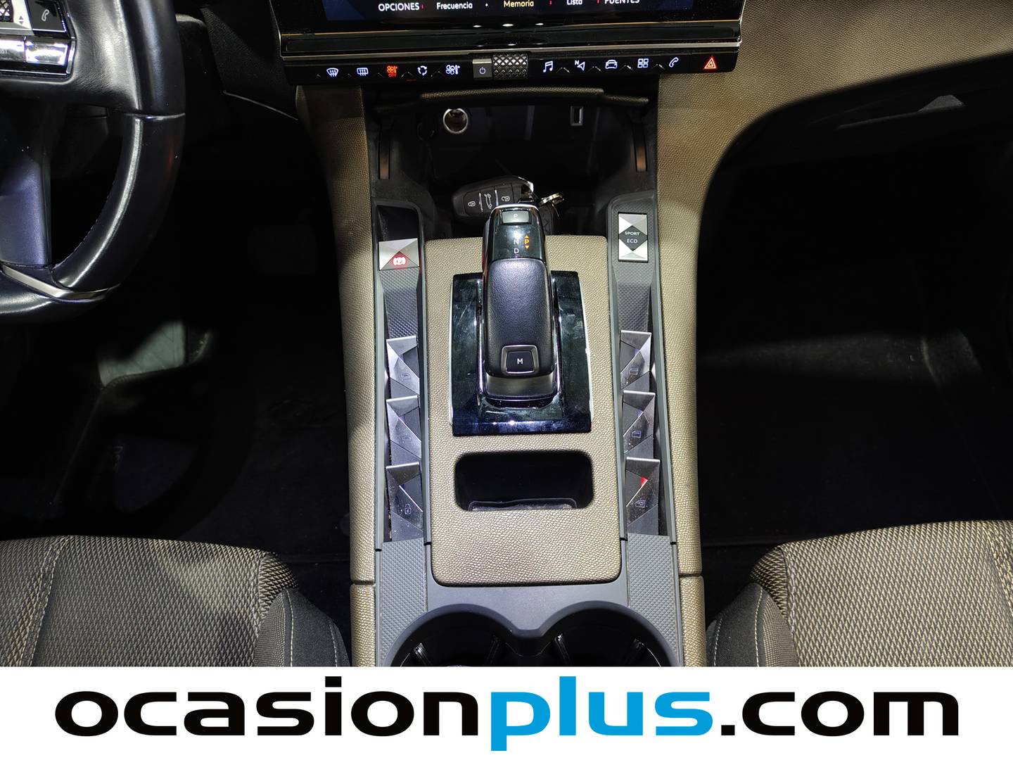 Foto DS DS 7 Crossback DS DS7 Crossback BlueHDi 130 DE Bastille + AT (130 CV)