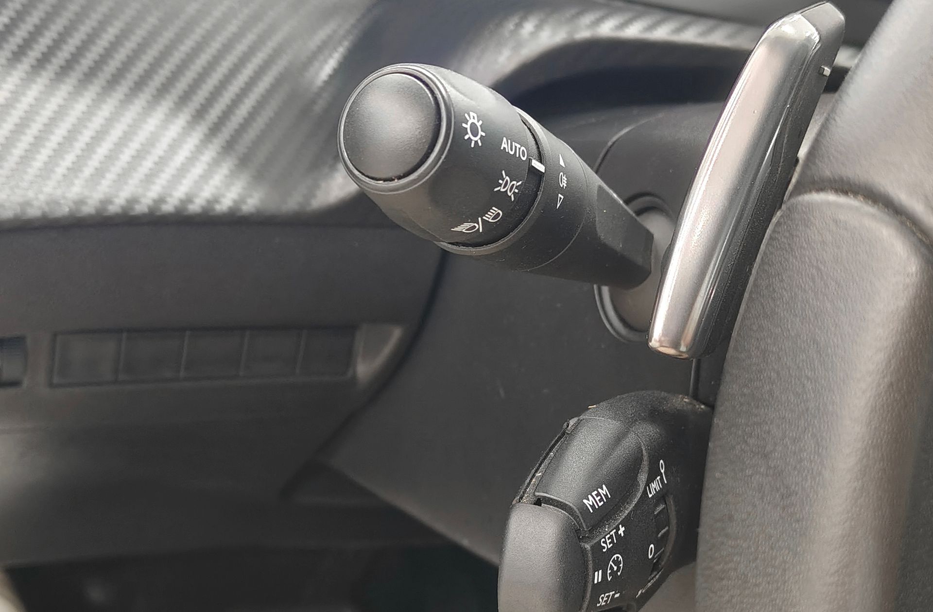 Peugeot 208 Style Hybrid 110 eDCS6 - foto 25