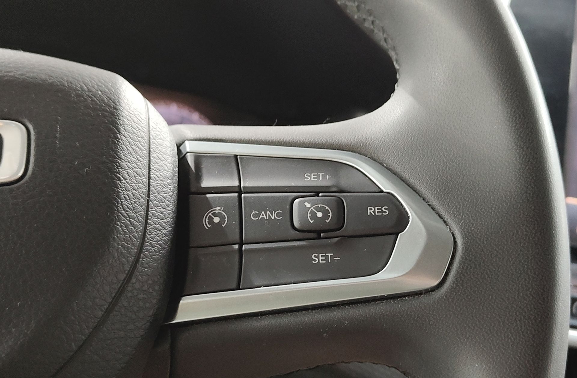 Jeep Compass 1.3 Gse Night Eagle FWD - foto 26