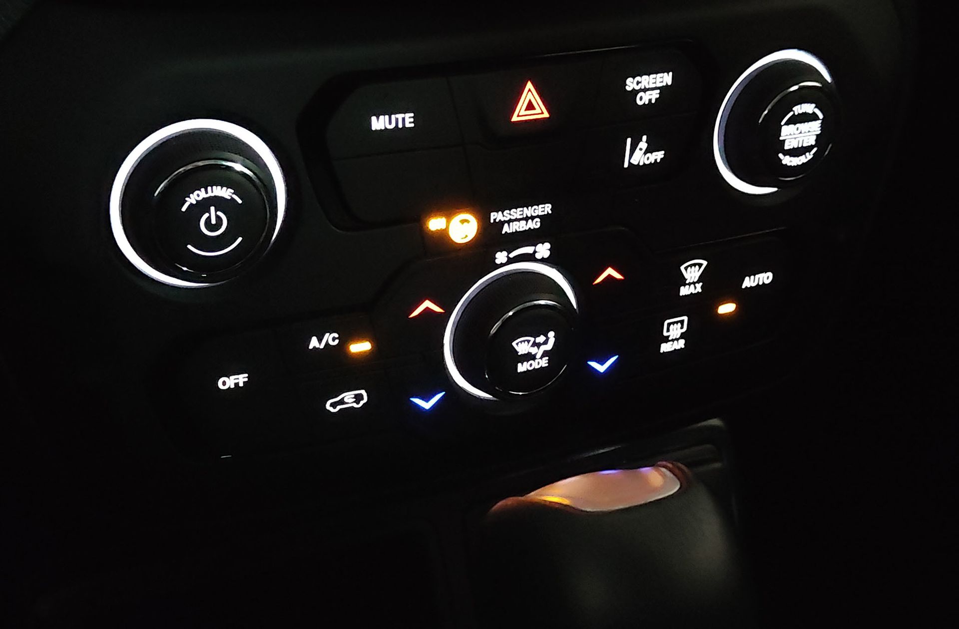 Jeep Renegade eHybrid 1.5 Altitude DCT - foto 30