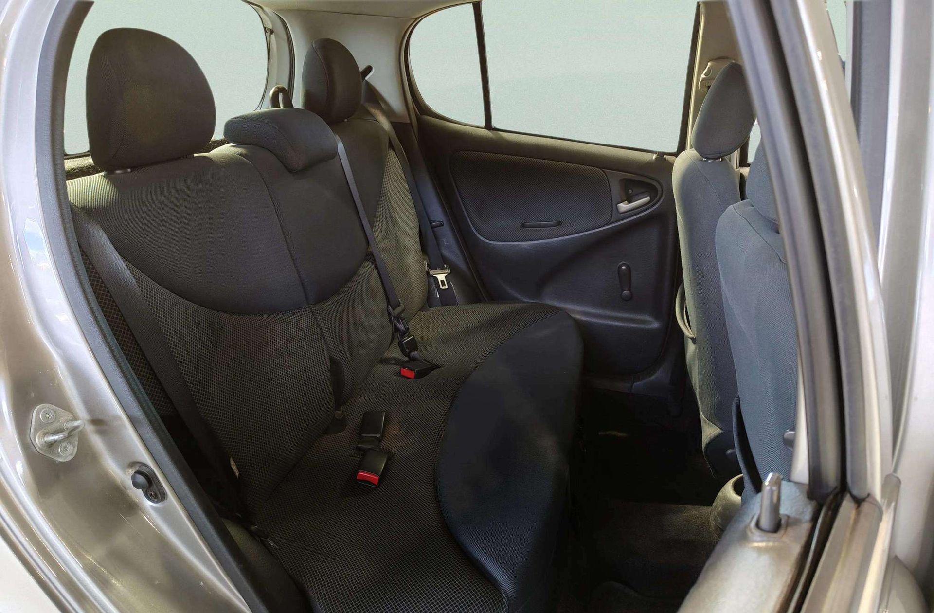 Toyota Yaris 1.3 VVT-i Sol - foto 13