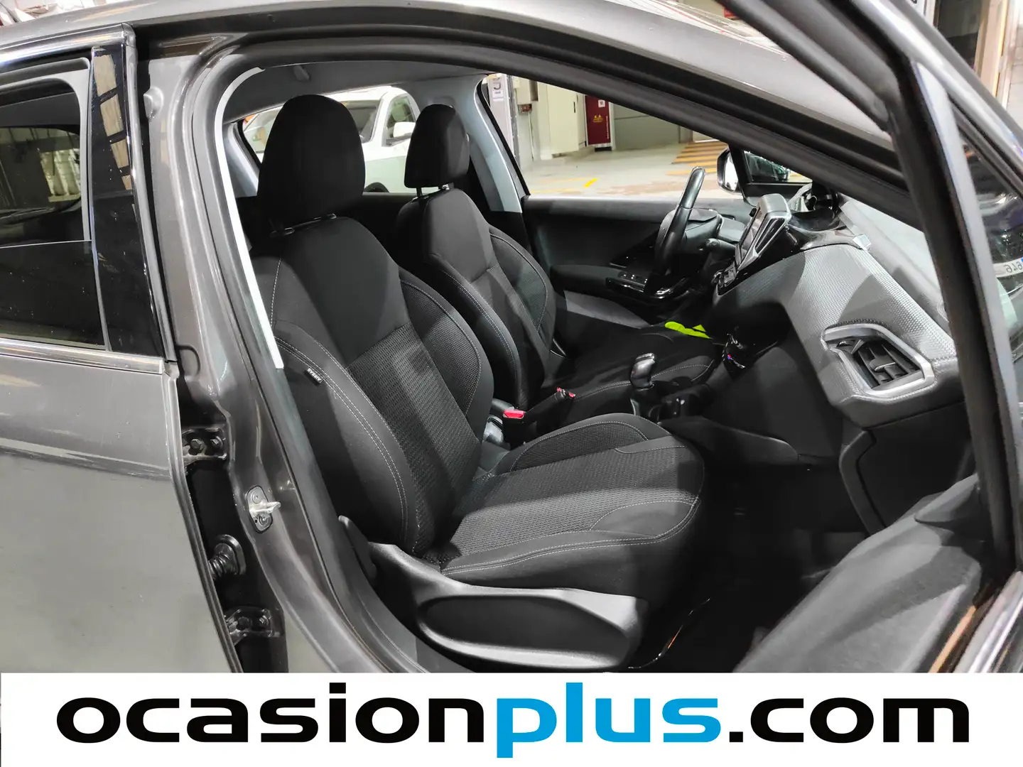 Foto Peugeot 208 Peugeot 208 PureTech 82 S&S Tech Edition (82 CV)