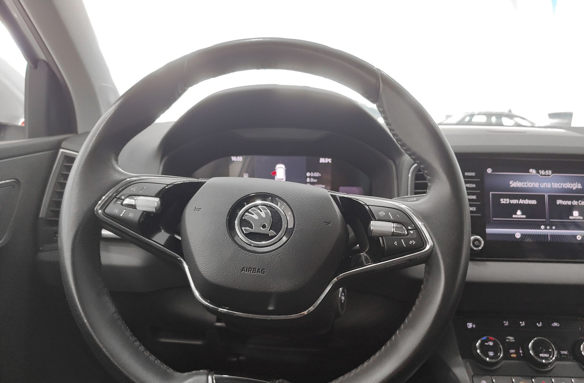 Škoda Karoq 2.0 TDI Selection - foto 21