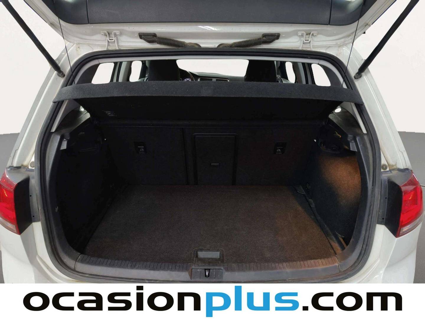Fotos maletero Volkswagen Golf Volkswagen Golf Advance1.6 TDI (105 CV) DSG