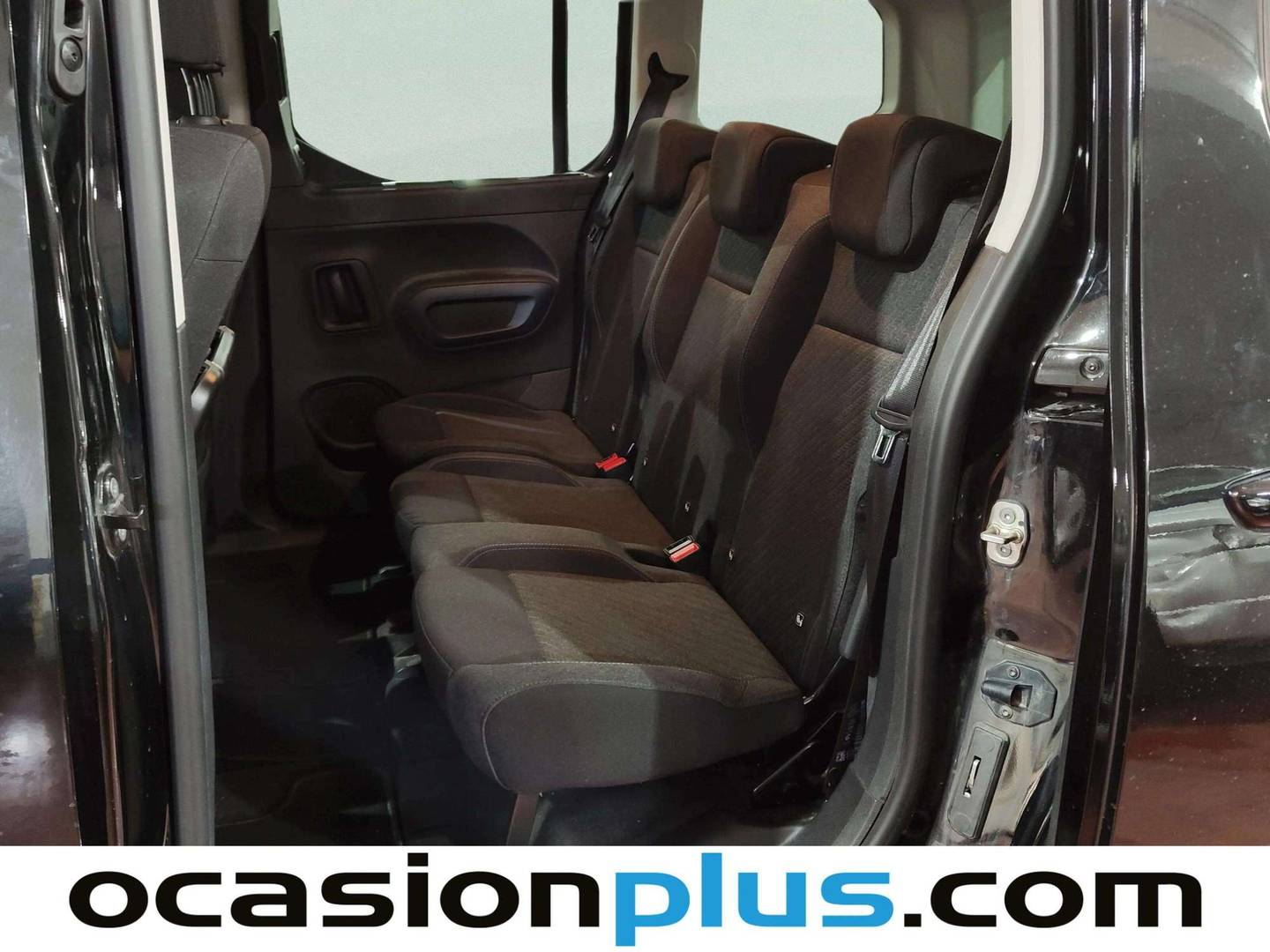 Foto asientos traseros Peugeot Rifter Peugeot e-Rifter Allure Pack Standard (136 CV)