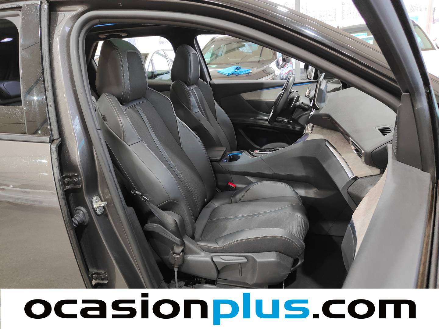 Foto Peugeot 3008 Peugeot 3008 PureTech 130 S&S GT EAT8 (130 CV)