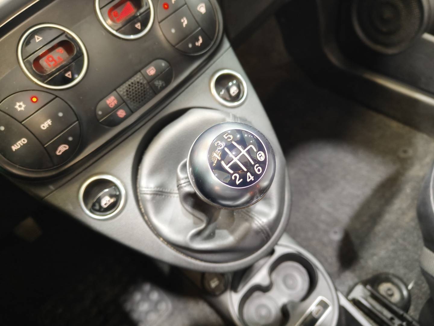 Foto Fiat 500C Fiat 500C 1.0 Hybrid Connect (70 CV)