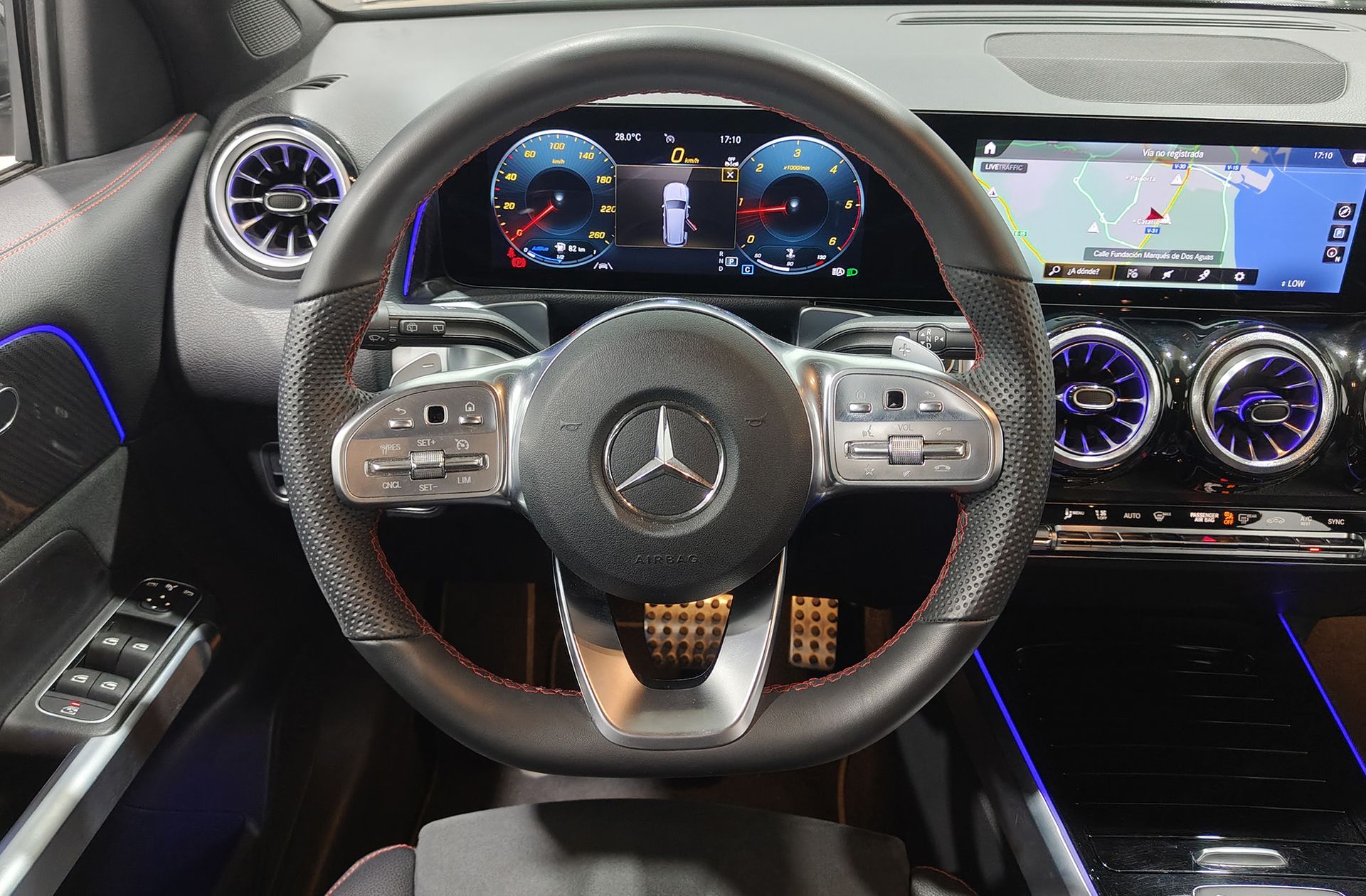 Mercedes-Benz GLB 200 d 4Matic Pack AMG - foto 26