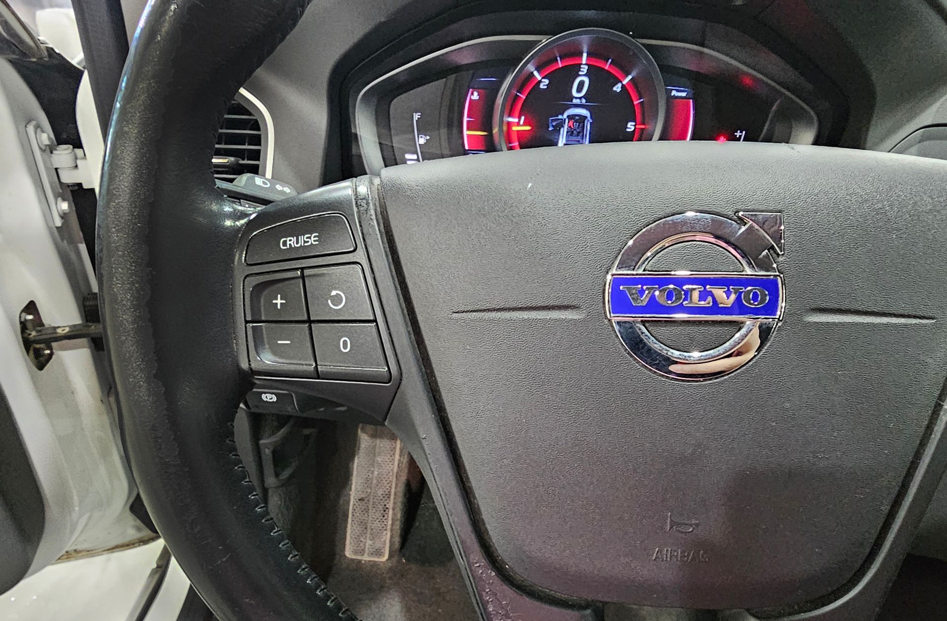 Volvo XC60 D3 Kinetic - foto 23