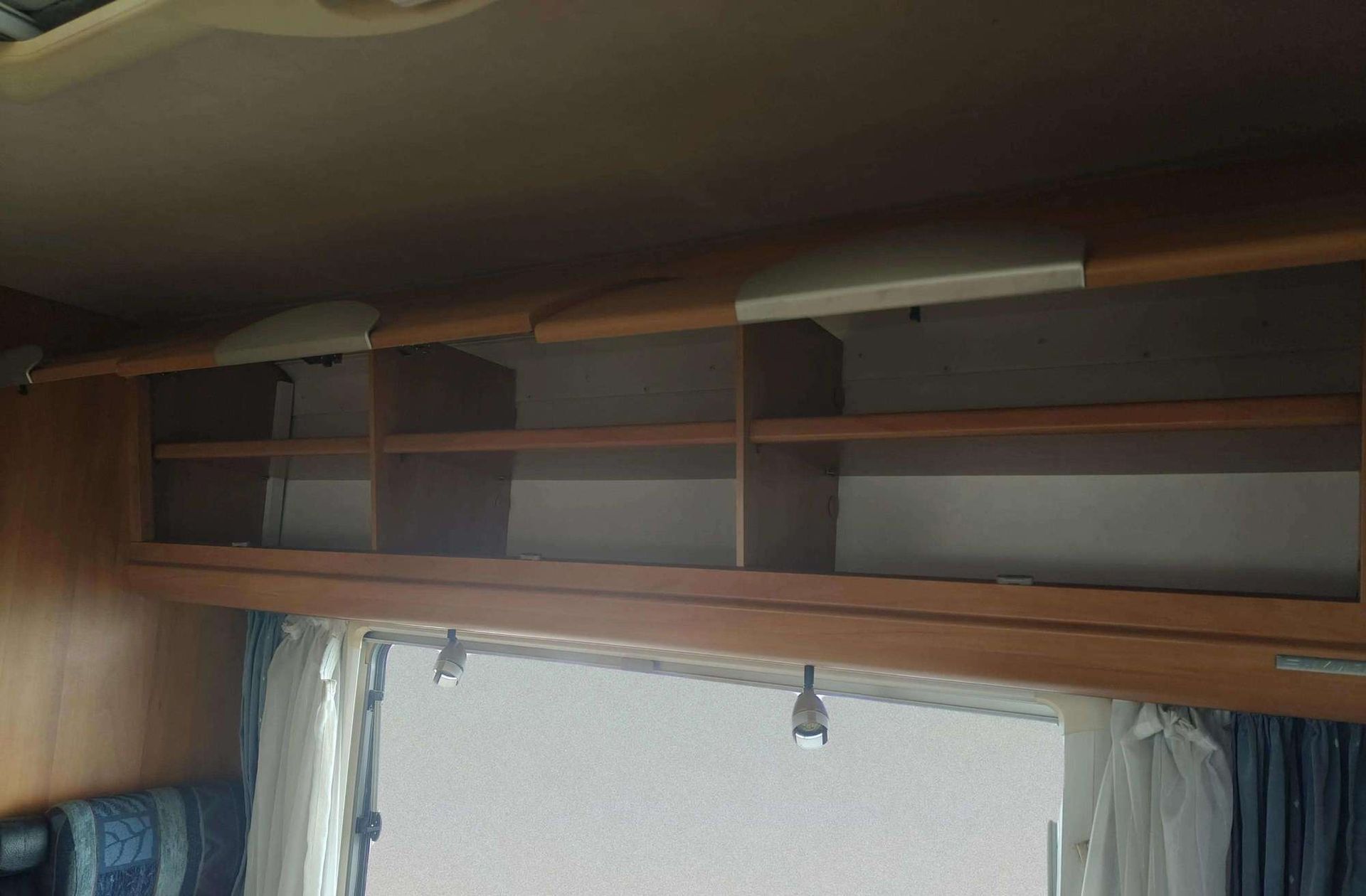 Hymer B 694 2.8D 4 plazas - foto 30
