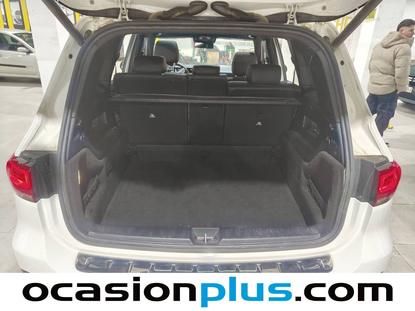 Foto Mercedes GLB Mercedes-Benz GLB 200 d (150 CV) Pack AMG