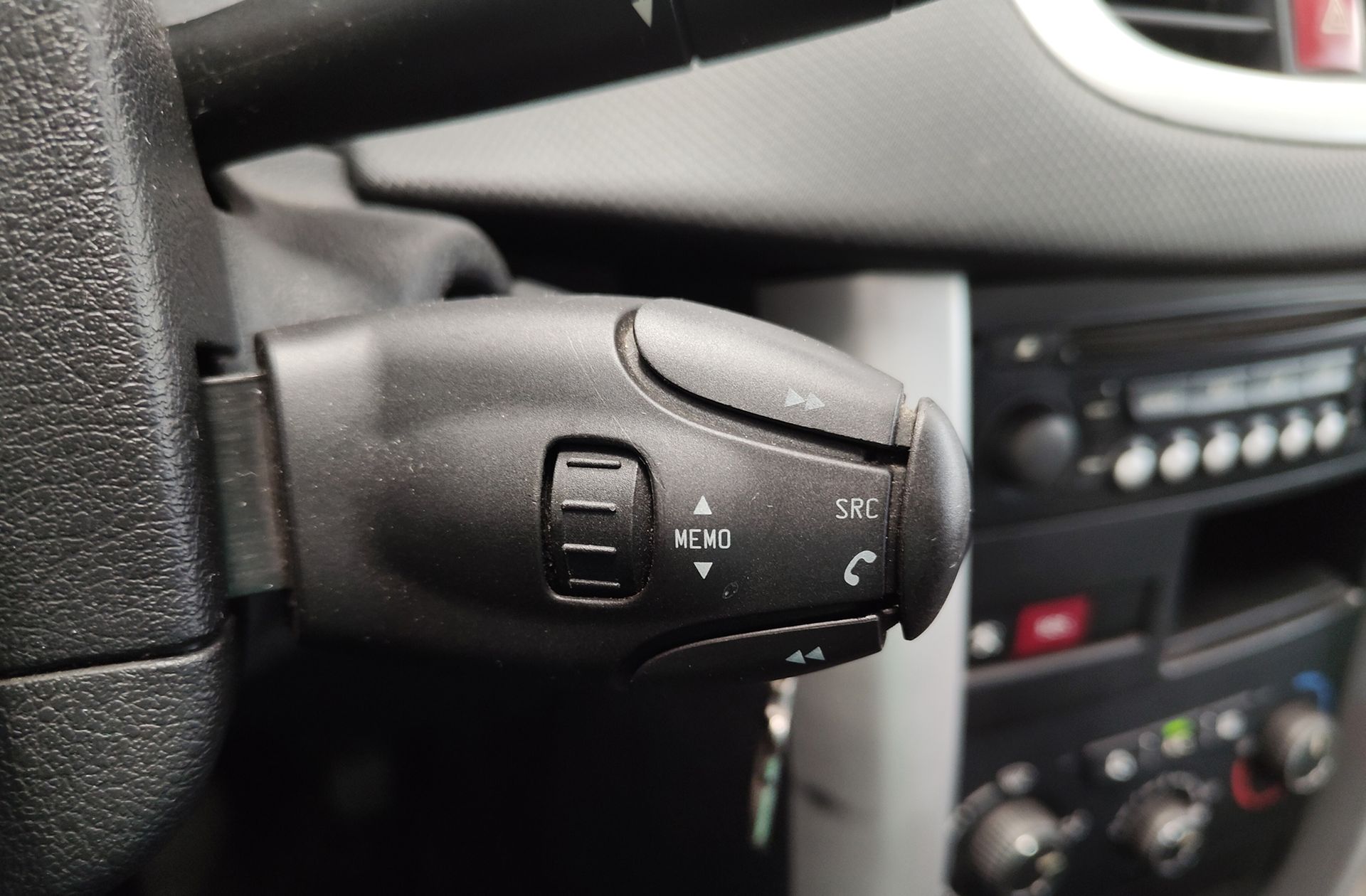 Peugeot 207 1.4 HDi Business Line FAP - foto 21