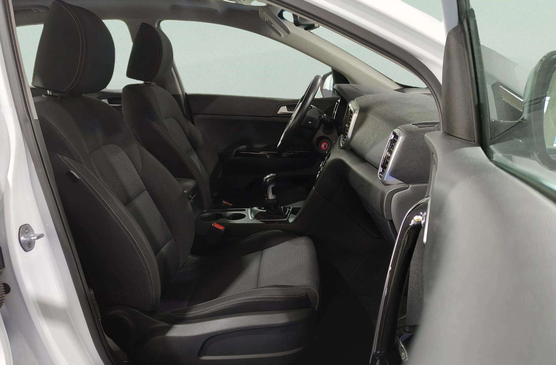 Kia Sportage 1.6 MHEV Drive 4x2 - foto 20