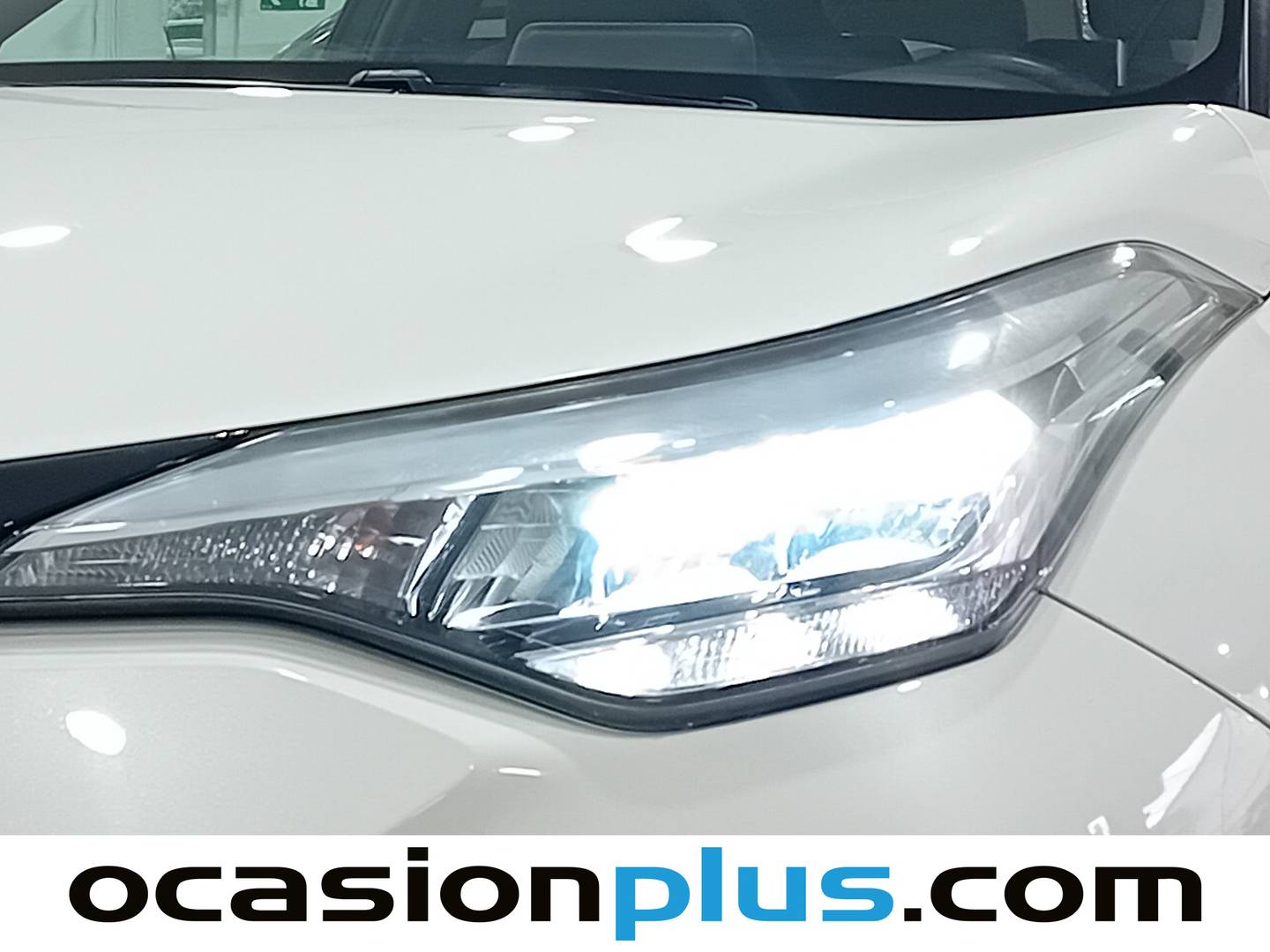 Equipamiento del Toyota C-HR Toyota C-HR 180H Advance (184 CV)