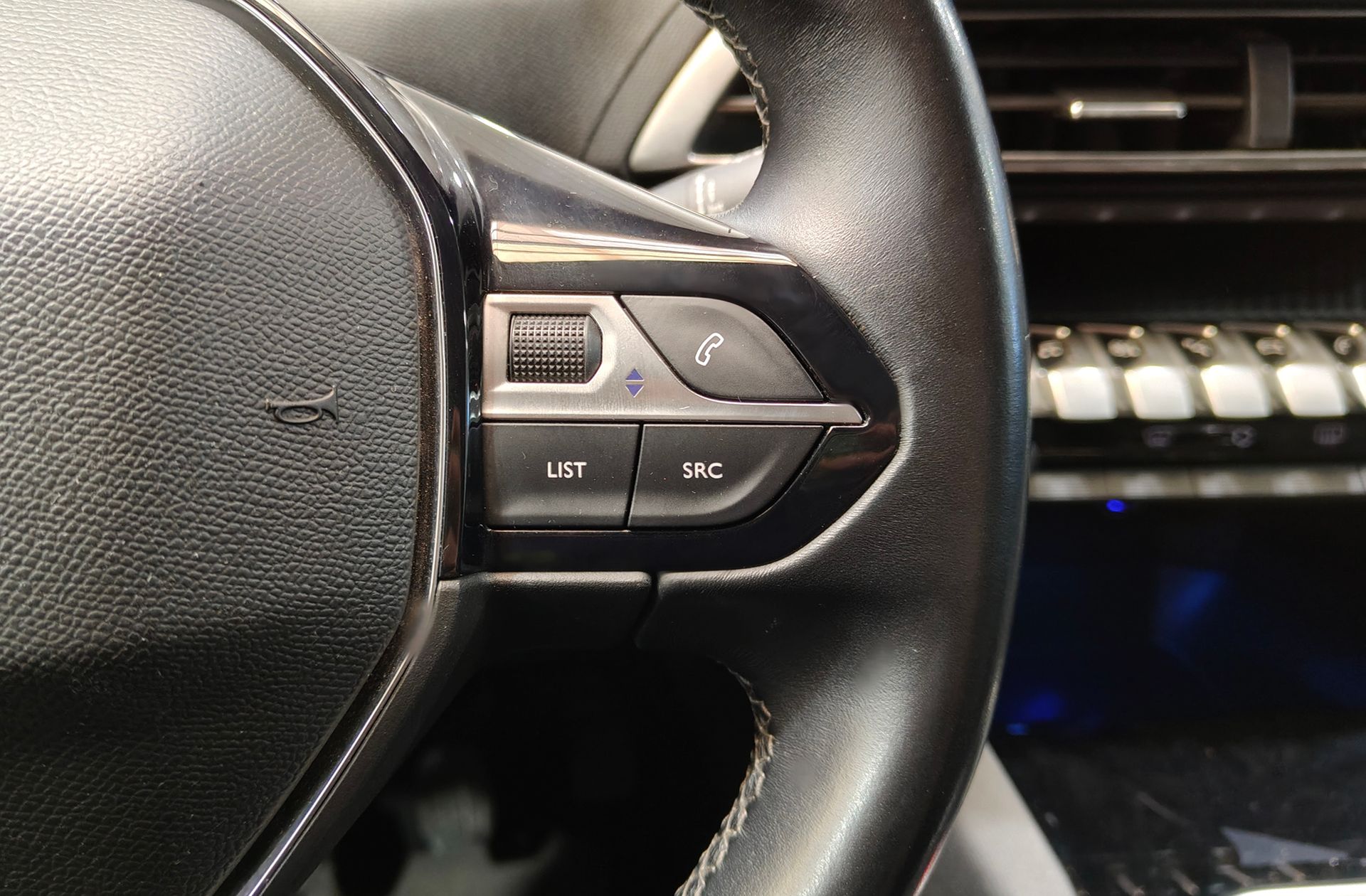Peugeot 3008 BlueHDi 120 GT-Line - foto 36