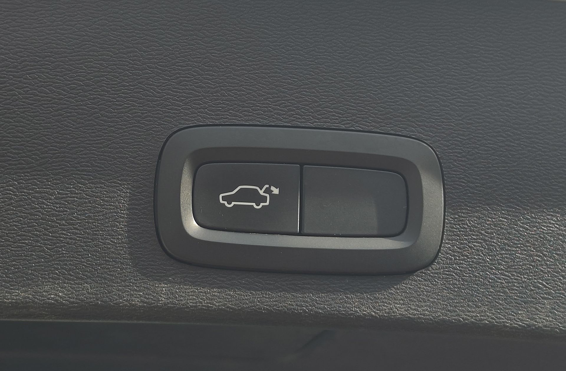 Volvo XC40 D4 Business Plus AWD - foto 18