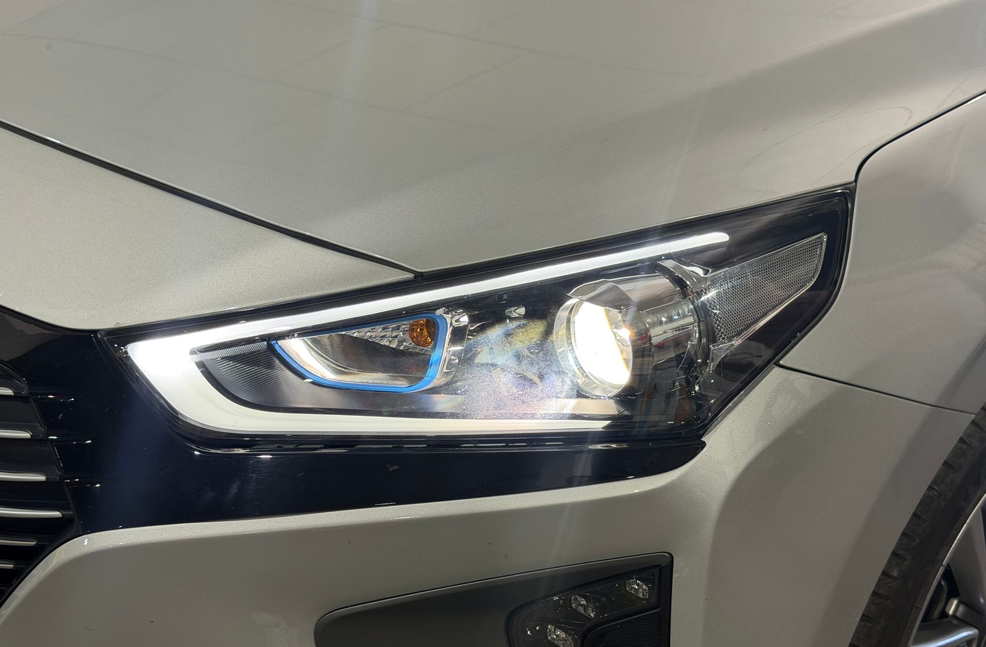 Hyundai Ioniq 1.6 GDI HEV Tecno DT - foto 15