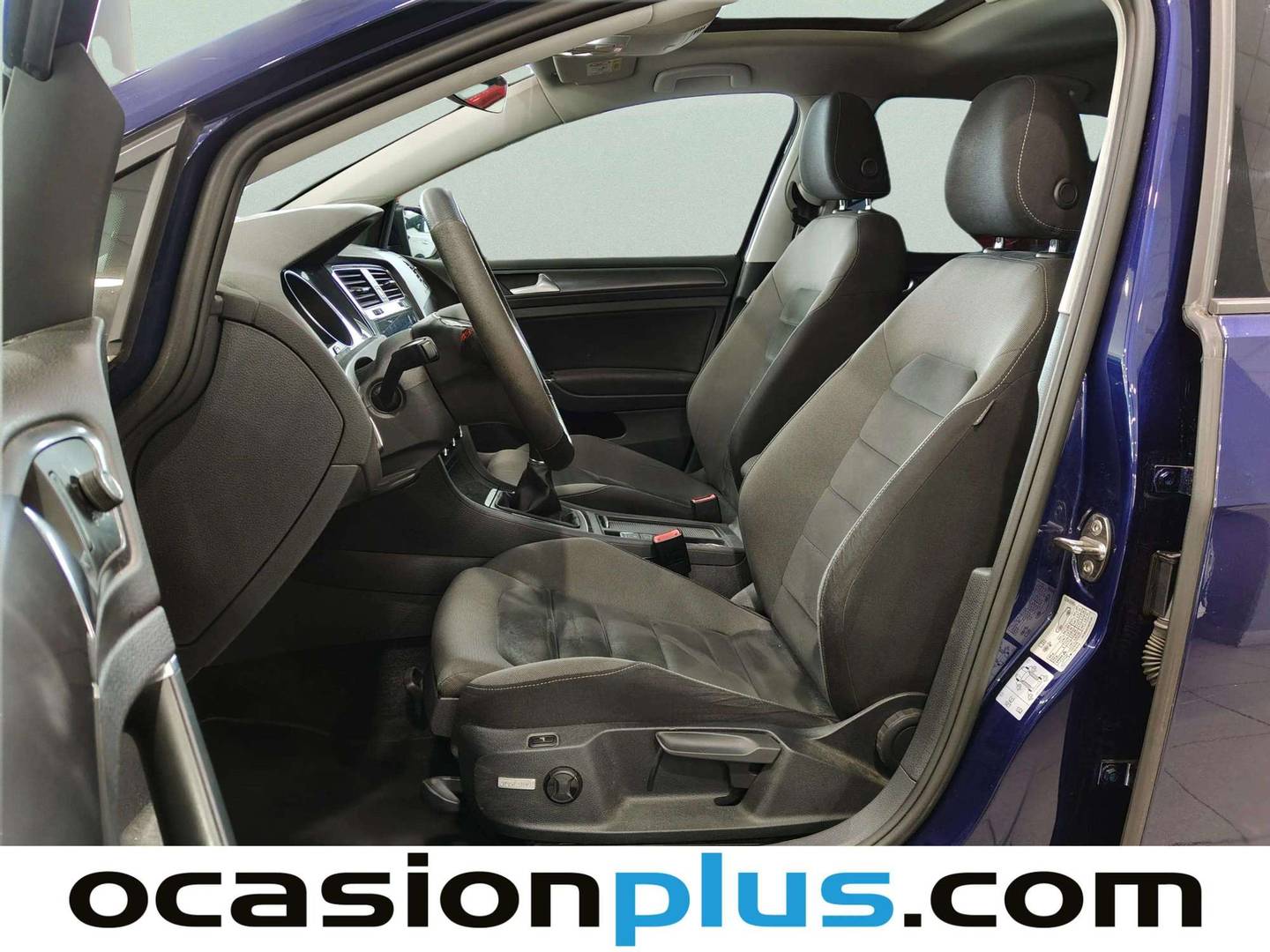 Foto asientos delanteros Volkswagen Golf Volkswagen Golf Sport 1.6 TDI (115 CV)
