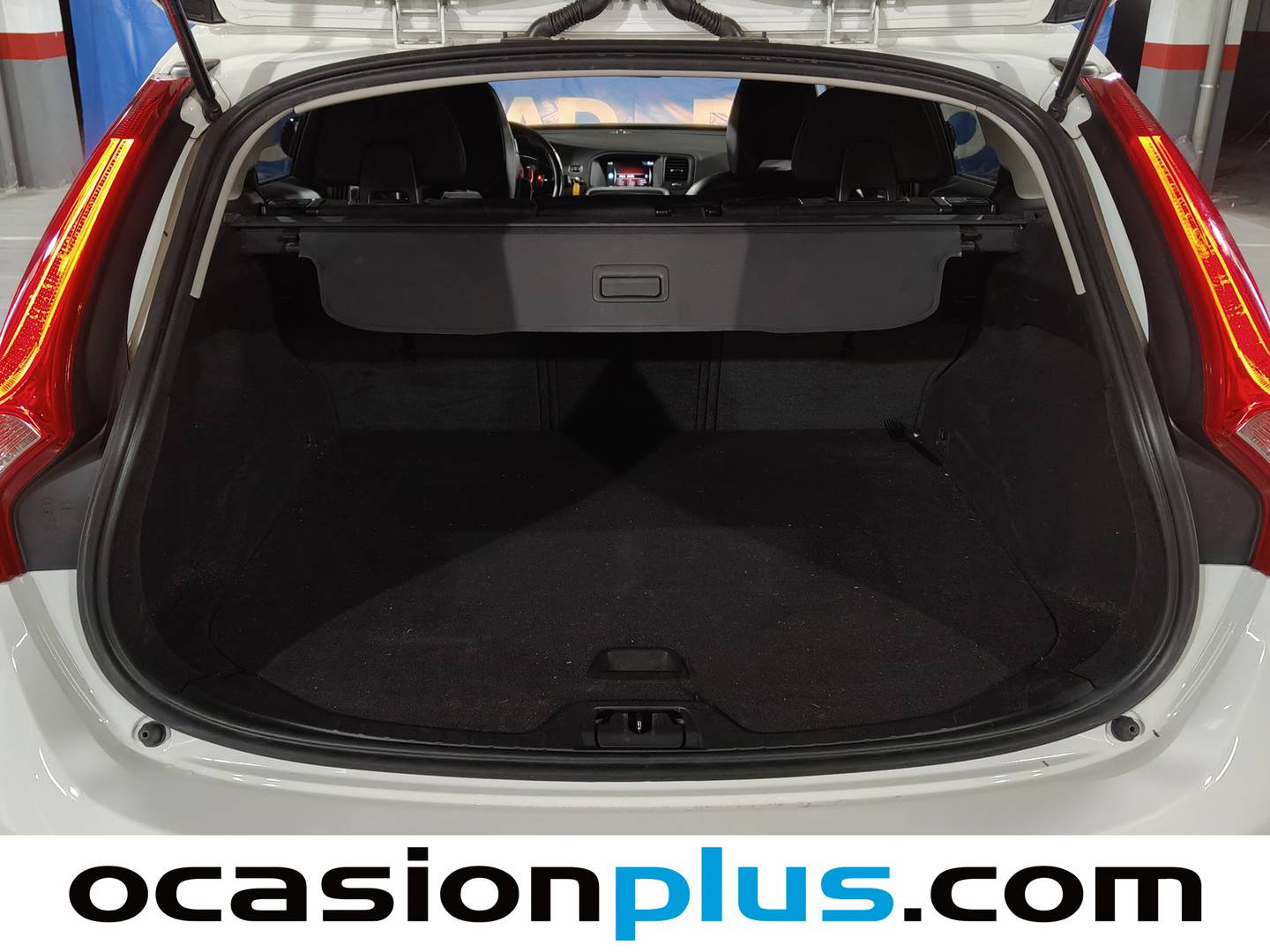 Foto Volvo V60 Cross Country Volvo V60 Cross Country Cross Country D3 Kinetic (150 CV)